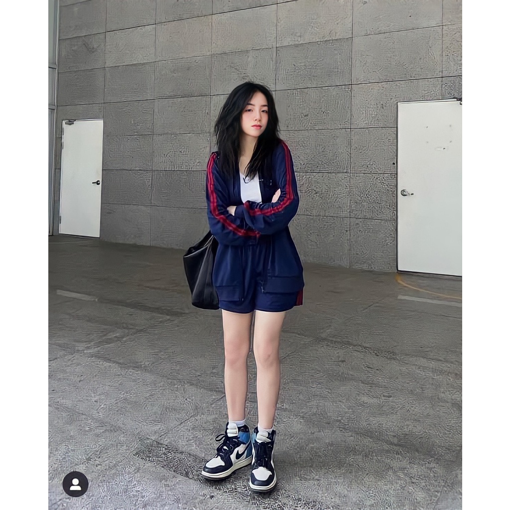 Áo Khoác Nỉ Unisex Tay Phối Sọc Đỏ Màu Xanh Than QM|SU