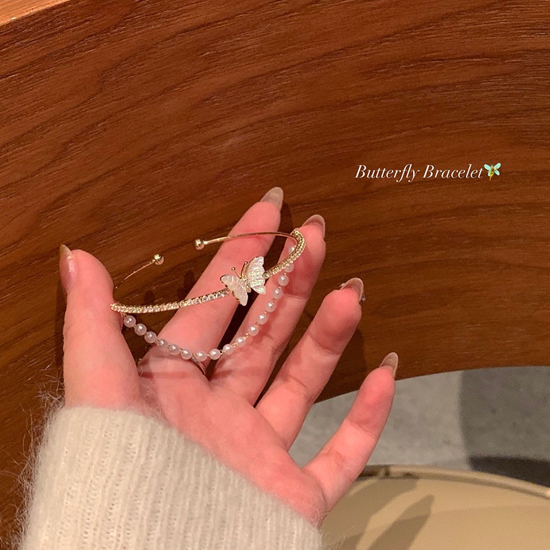 Vòng tay 17KM hai lớp mạ vàng mặt hình bướm đính hạt ngọc trai phong cách thời trang sang trọng cho nữ