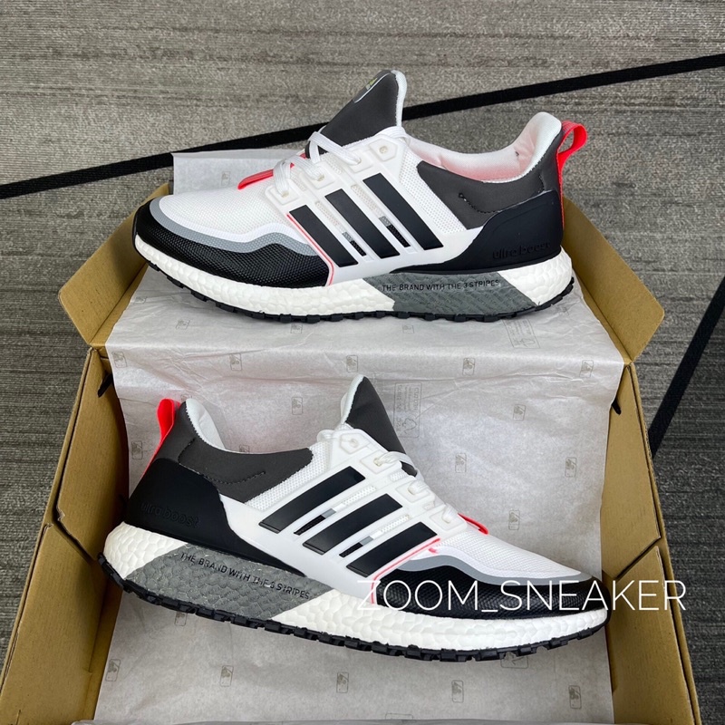 Giày Adidas Ultraboost 22 8.0 White Black Kẻ Đỏ Running Lai Au [ Freeship + FullBox ]