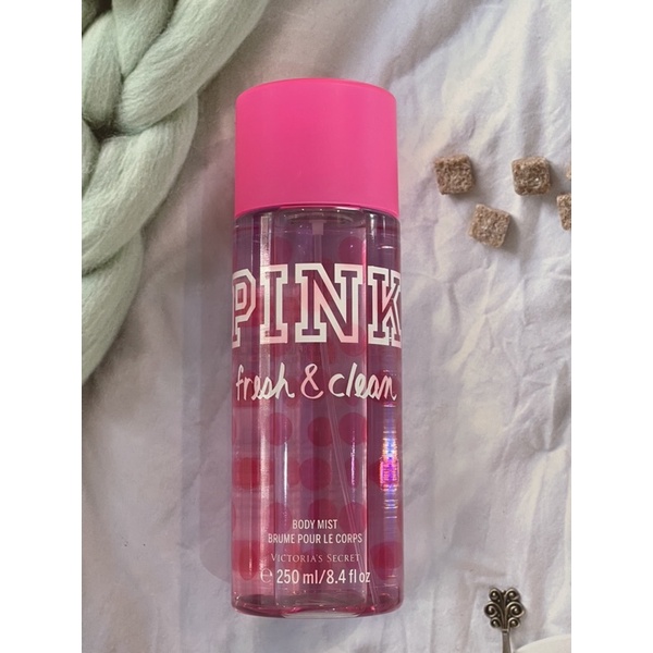 Chai xịt thơm Body mist Victoria Secret Pink 250ml