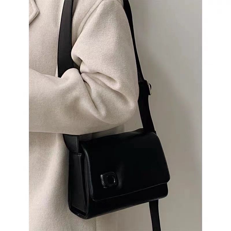 Túi Xách Đeo Vai Hình Đám Mây Màu Trắng Sữa Phong Cách Thời Trang Thu Đông 2023 Mới