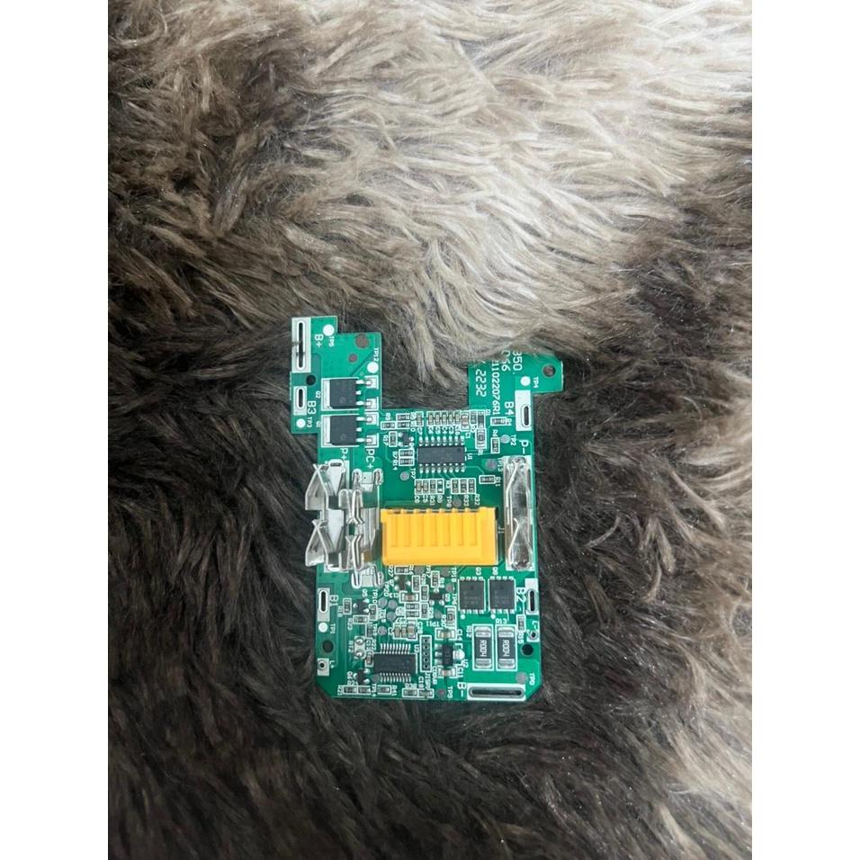 Vỏ mạch nhận sạc zin Makita 18V có cân bằng và led báo pin. . BN.
