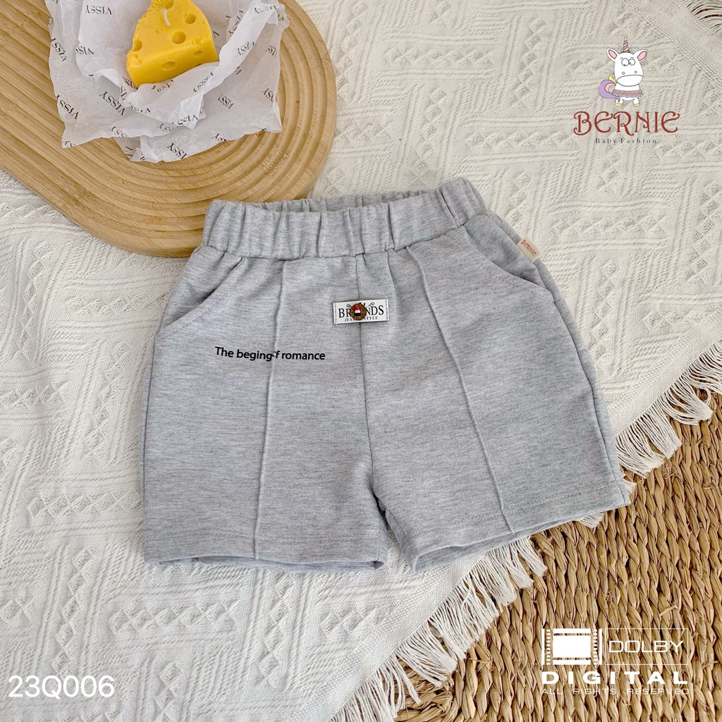 Quần đùi da cá đính tag in chữ Bernie cho bé trai