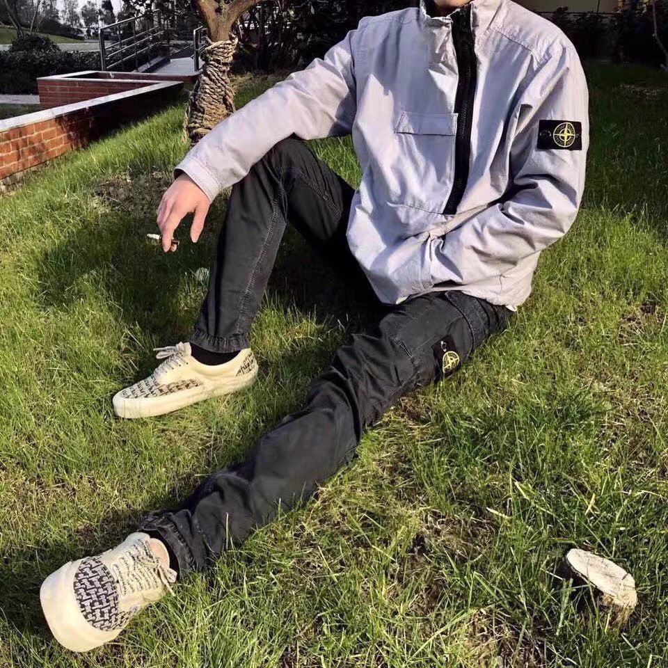 Hàng Có Sẵn Áo Khoác Đá S-XL Khóa Kéo Chéo Siêu Nhẹ Chống Gió Không Thấm Nước Màu Đen Xám jaket lelaki Thời Trang Mới Cho Nam