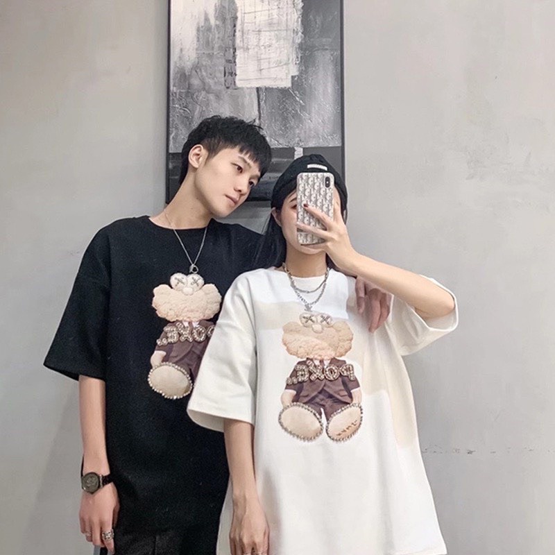 Áo Phông Tay Lỡ Cổ Tròn Thêu Nổi Poxe CHất Cotton Co Dãn 3 Màu Con Gấu