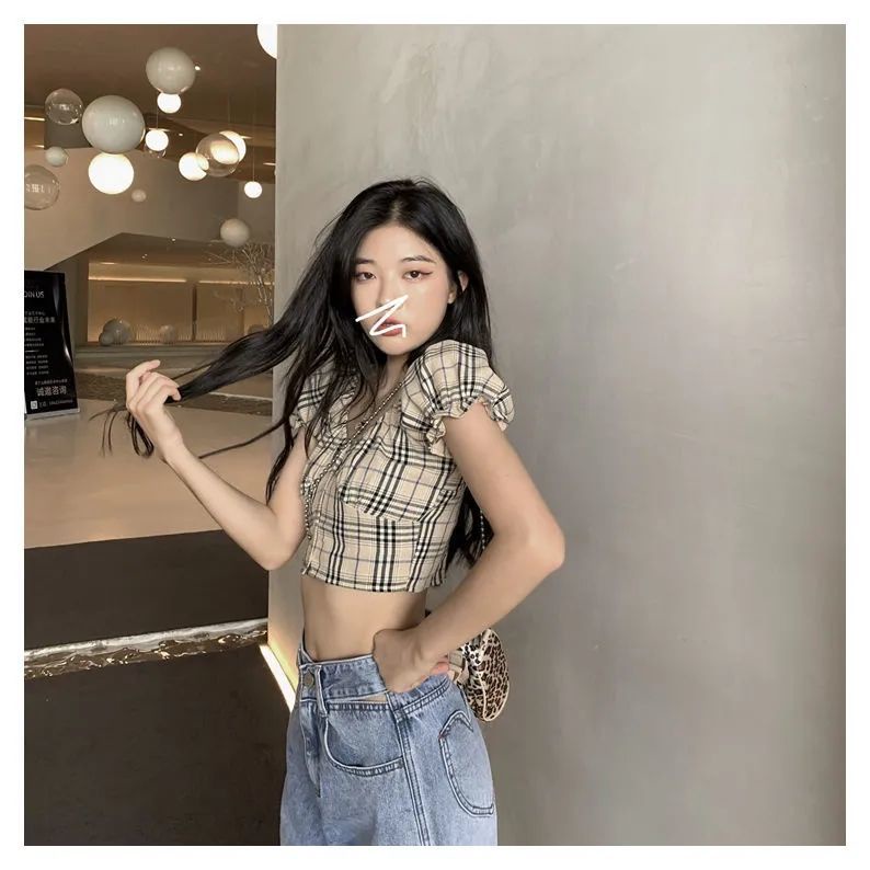 Áo Kiểu Trễ Vai Tay Phồng Hoạ Tiết Kẻ Sọc Phong Cách Vintage