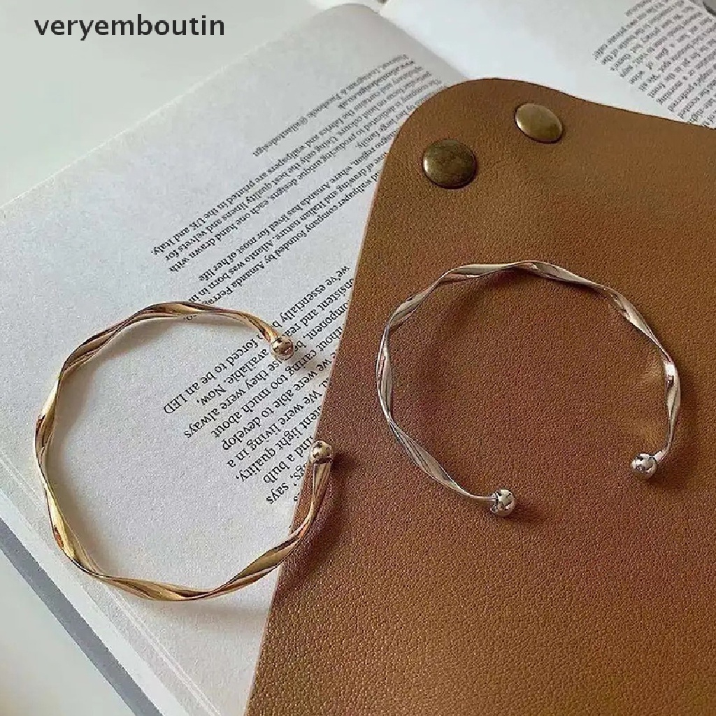 Vòng Tay Kim Loại Dạng Xoắn Phong Cách Cổ Điển Cao Cấp Đơn Giản Có Thể Điều Chỉnh Dành Cho Nữ