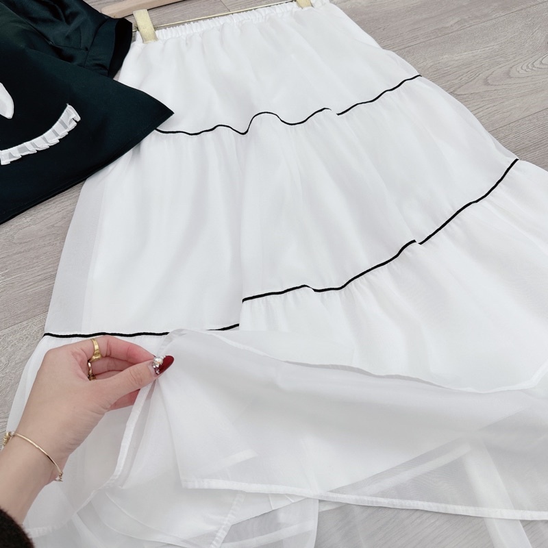 Set áo CRT nơ ngực mix chân váy trắng viền