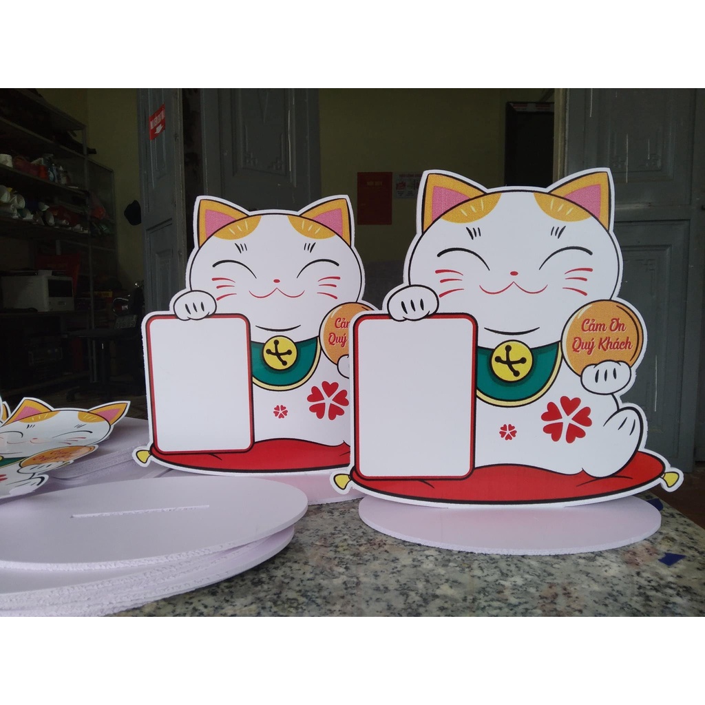 Standee hình mèo thần tài in mã QR