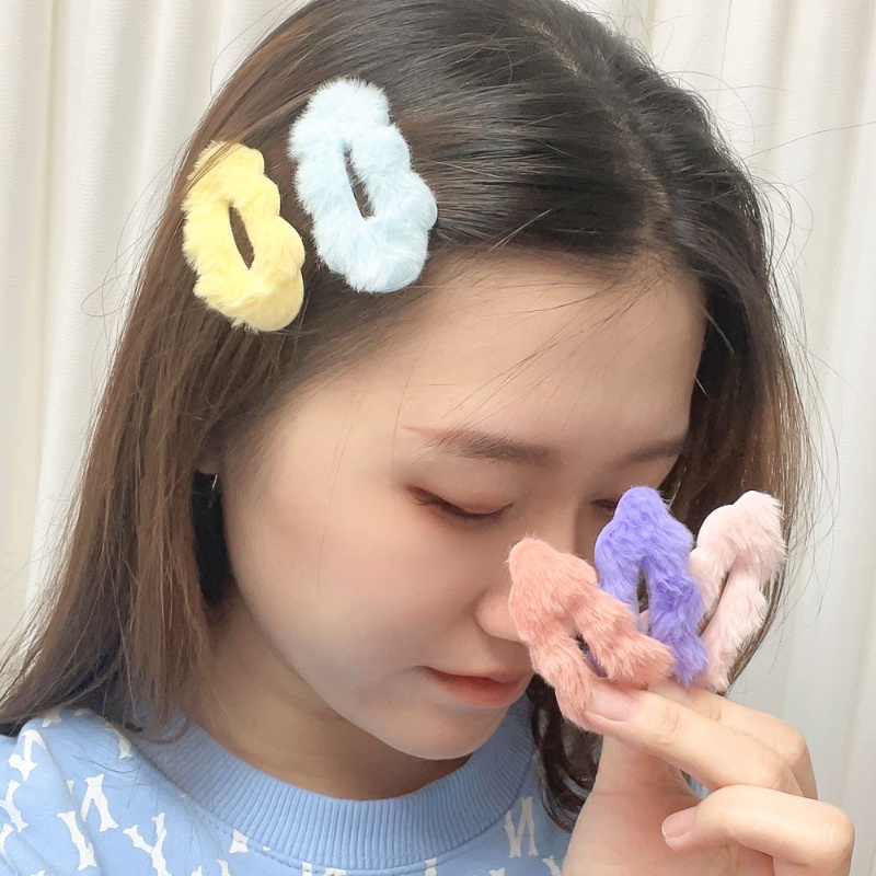 Kẹp Tóc Hình Đám Mây Bằng Lông Nhung Màu Sắc Ngẫu Nhiên Dễ Thương Xinh Xắn Cho Bé Gái