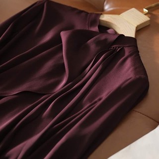 áo sơmi lụa màu vang chát