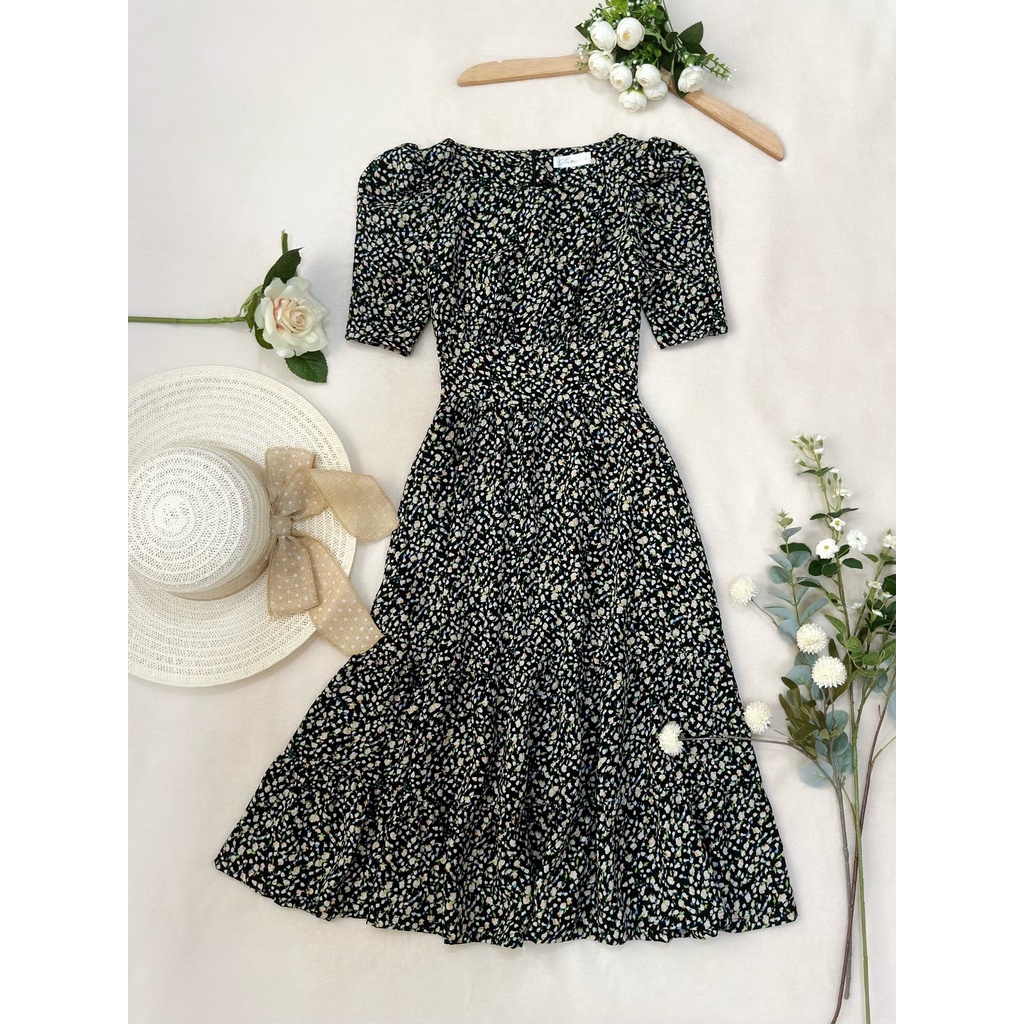 Đầm Midi cổ thuyền tay phồng, phối nẹp eo, thắt nơ sau, tùng phối bèo, có túi hông _ D2.790 _ Đen Bông Nhí