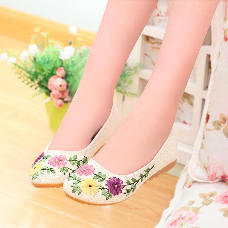 Giày Vải Cotton Lanh Mũi Vuông Thêu Họa Tiết Thổ Cẩm Dễ Thương Cho Nữ