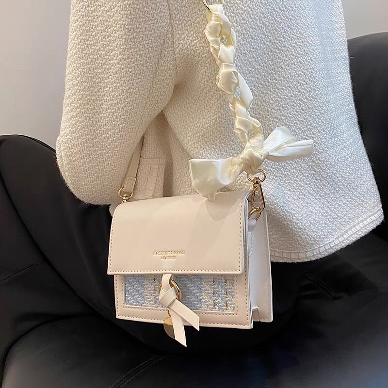 Túi xách nữ đeo chéo phối dạ móc tròn Fashion Bag