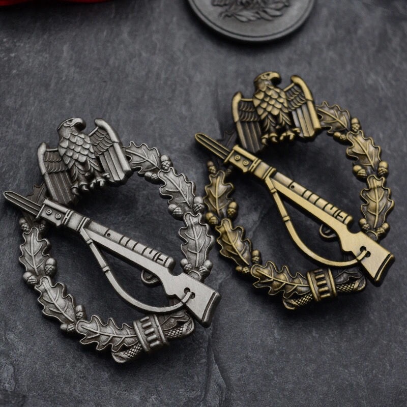Huy Hiệu Cài Áo Hình Đại Bàng Bay Quân Đội Nga Đức Medal World War II