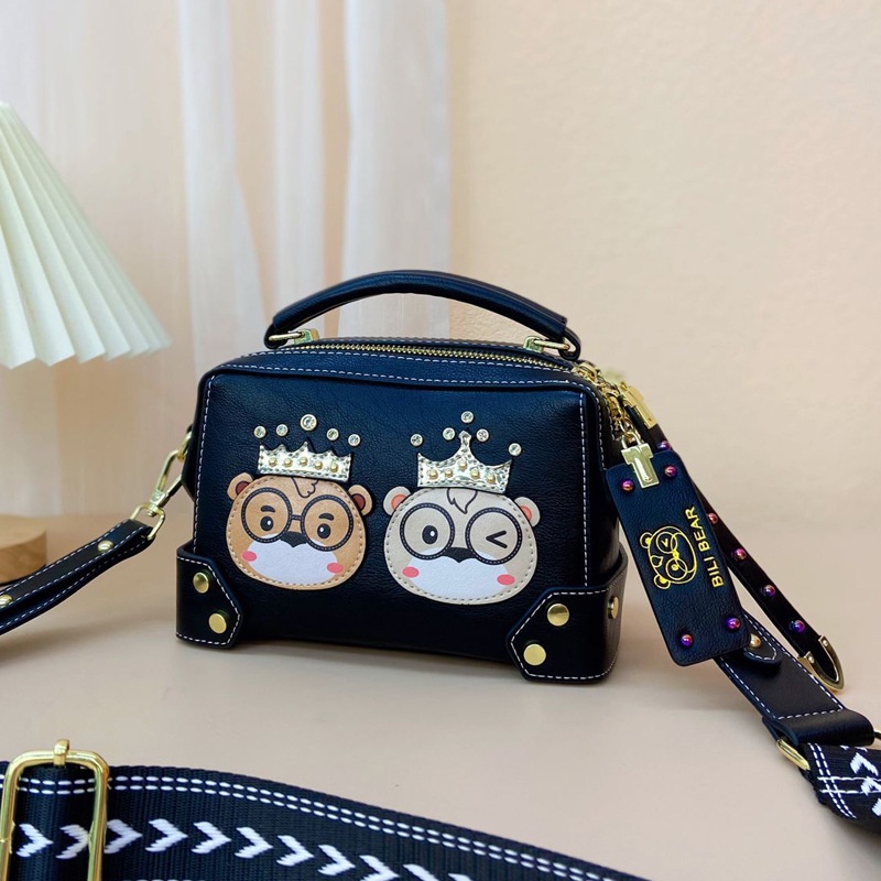 Túi Đeo Vai Boston Hình Gấu Dây Bản Rộng Chính Hãng Hàng Mới Dành Cho Bạn Nữ