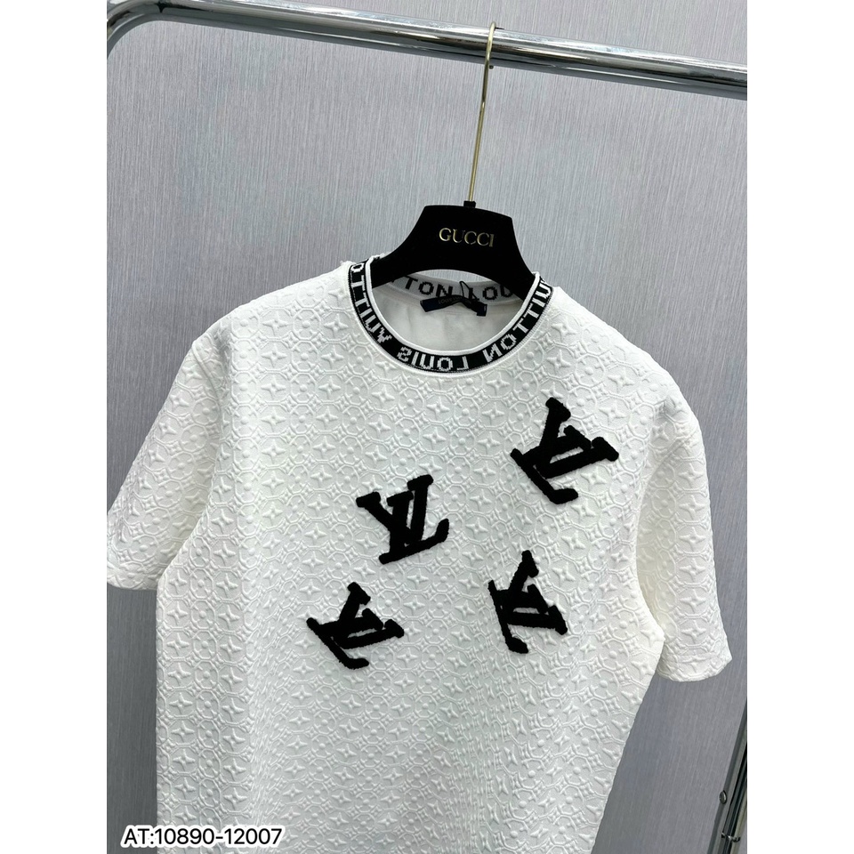 Áo Phông LV Nam Nữ Thêu Logo Xù Cao Cấp - Áo Thun LV Nam Nữ Họa Tiết Vân Nổi Cực Đẹp | BigBuy360 - bigbuy360.vn
