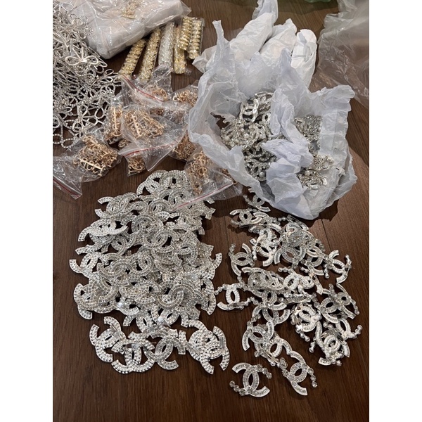 Ghim cài áo vét đính đá siêu xinh