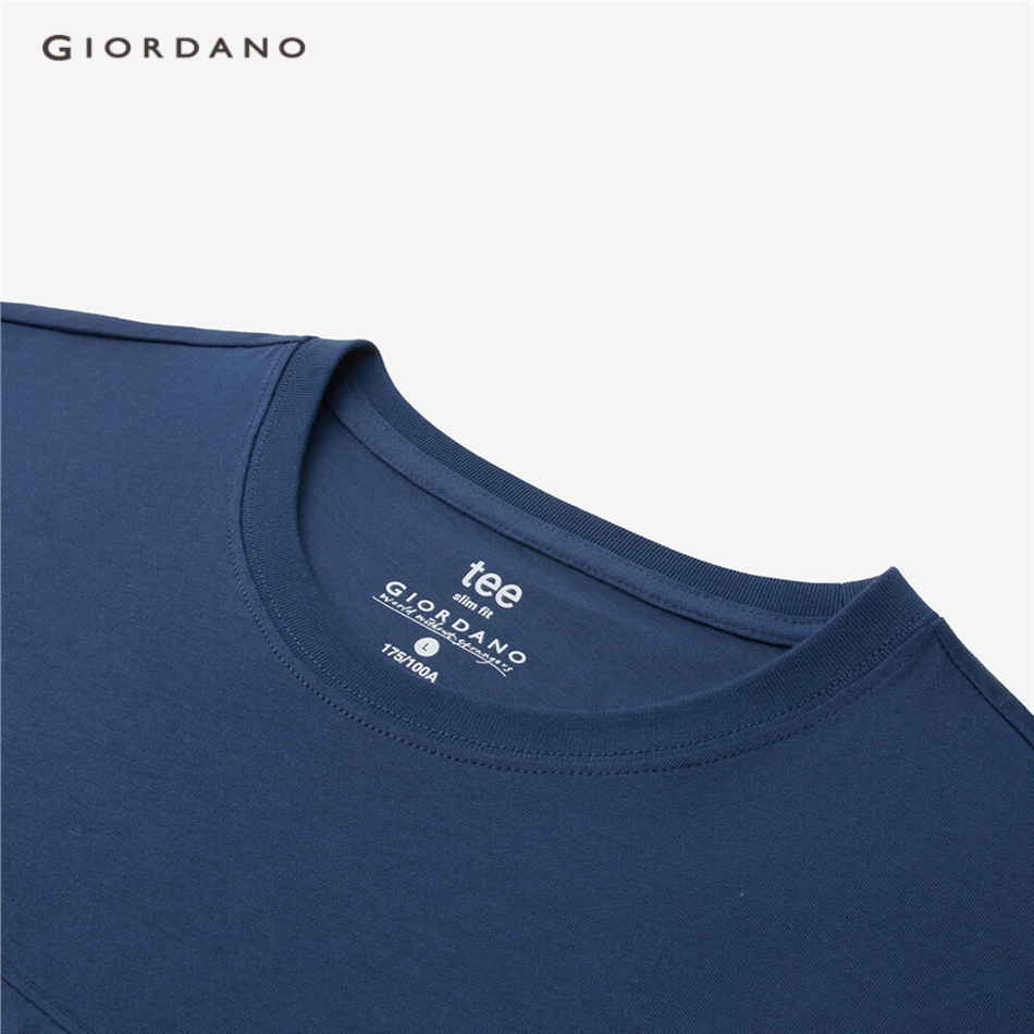 Áo thun GIORDANO 01023389 cotton tay ngắn dập nổi họa tiết chữ cái cho nam