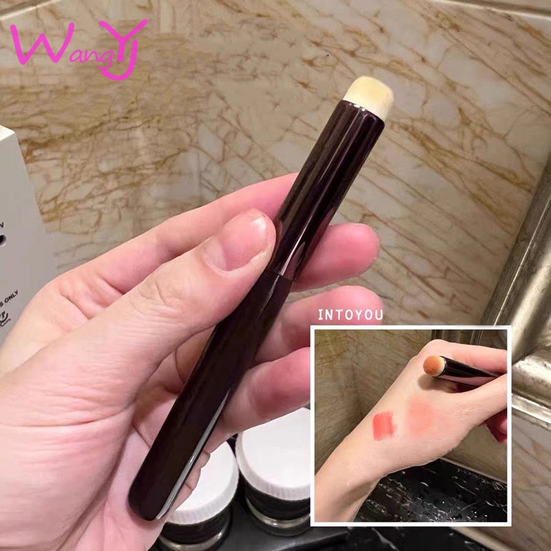 Cọ Trang Điểm Môi Đầu Tròn Tiện Dụng