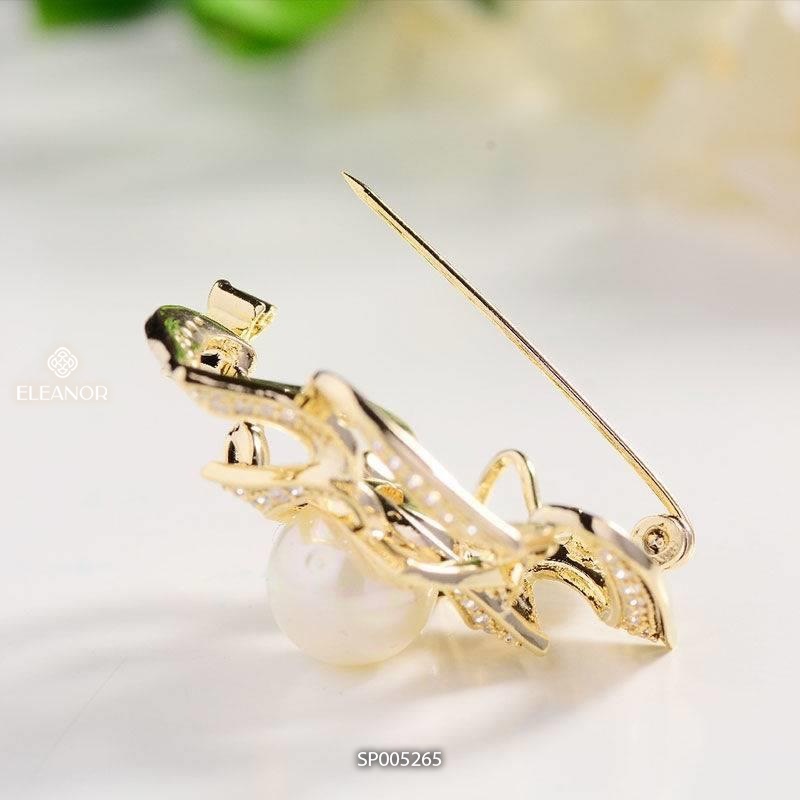 Ghim cài áo nam nữ Eleanor Accessories hình hoa sen đính đá ngọc trai nhân tạo phụ kiện thời trang 5265