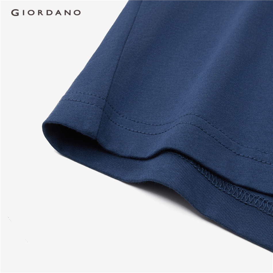 Áo thun GIORDANO 01023389 cotton tay ngắn dập nổi họa tiết chữ cái cho nam