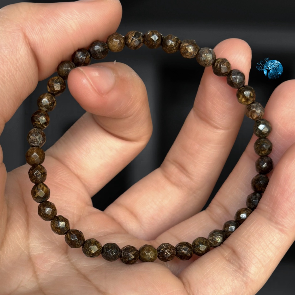 Vòng tay đá bronzite cắt giác 4mm