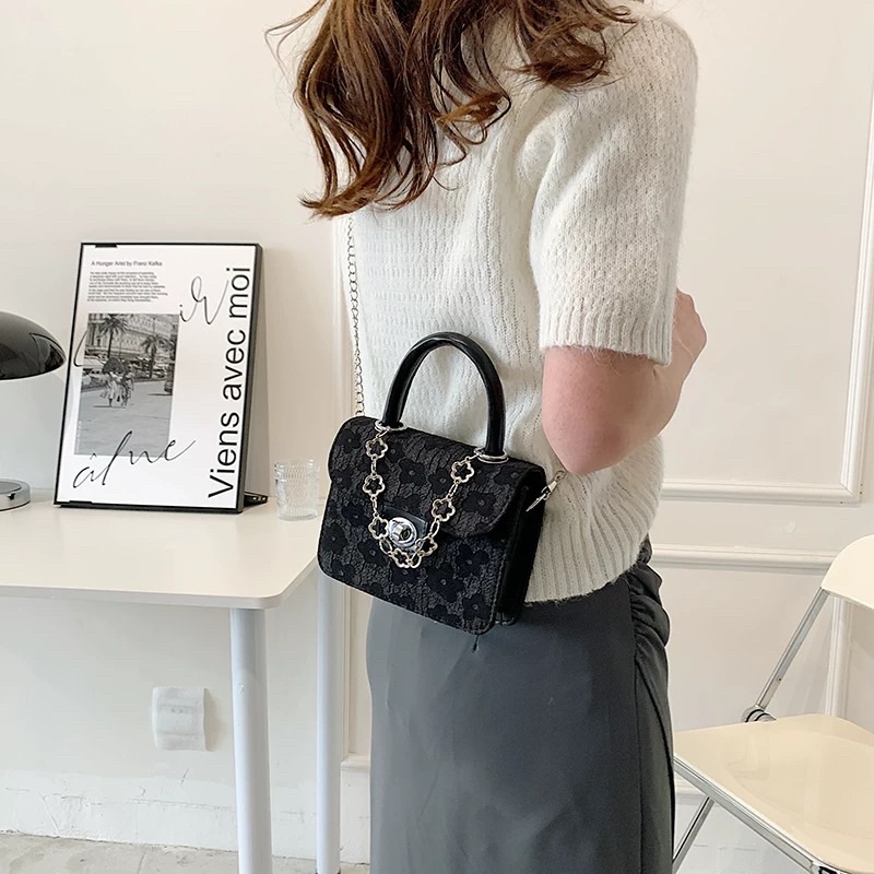 Túi đeo chéo họa tiết hoa Butterfly