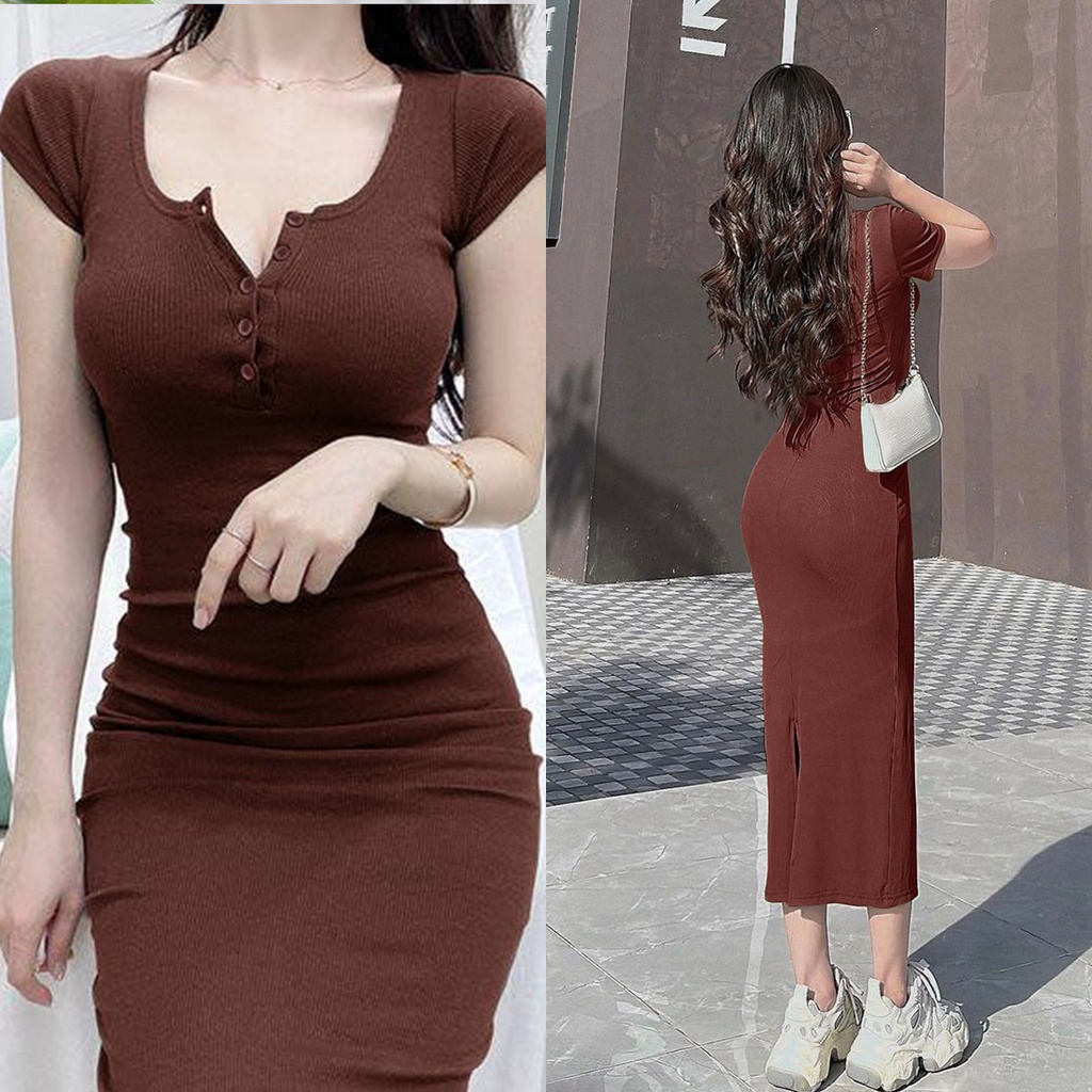 V95 Set Đầm Body Tay Ngắn Phối Nút Xẻ Tà Sau Phom Dài Ôm Mặc Cực Kỳ Tôn Dáng, Tay Ngắn Trẻ Trung, Năng Động, Sang Chảnh