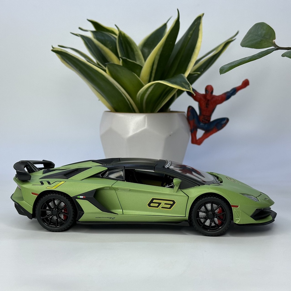 Mình hình siêu xe Lamborghini Aventador SVJ 63 tỷ lệ 1:24 bằng kim loại