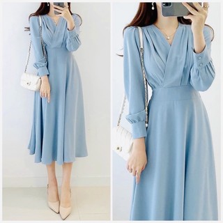 Đầm xanh biển cổ V tay dài