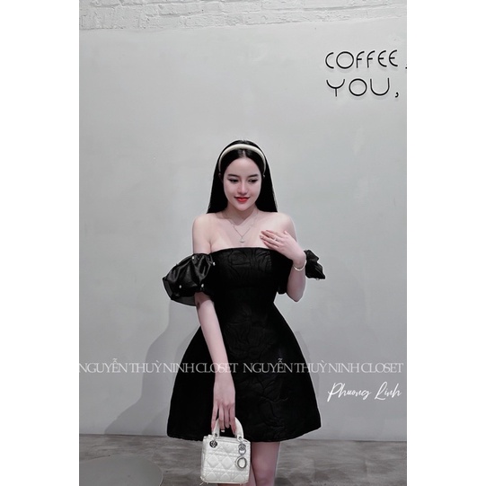 Váy gấm trễ vai tay phối bèo