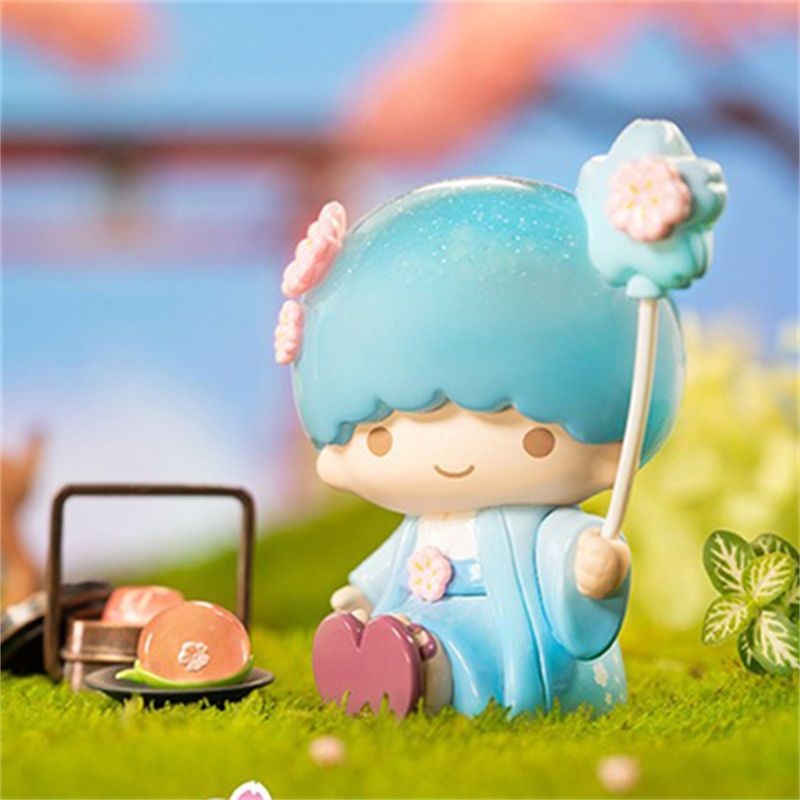 Mô Hình Nhân Vật Kuromi Katie Và Hoa Tai To Trang Trí