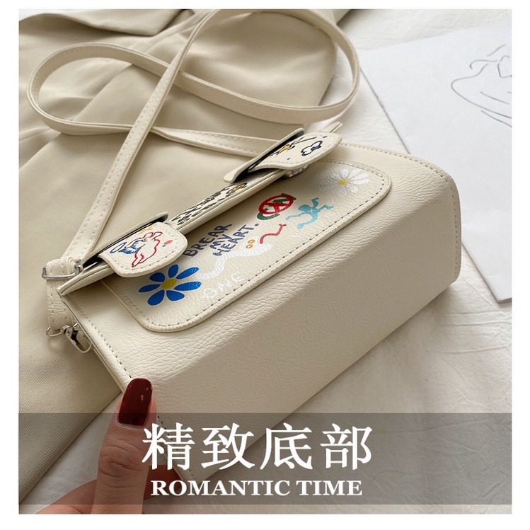 Túi Đeo Chéo Họa Tiết Graffiti Mẫu Mới 2023 Thời Trang Cho Nữ