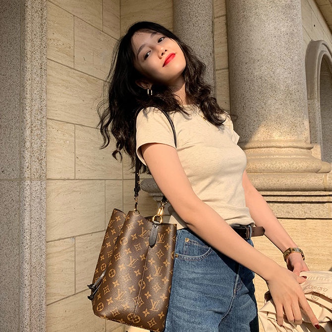 Áo Thun Tay Ngắn Cổ Tròn Mỏng Thời Trang Cho Nữ áo croptop