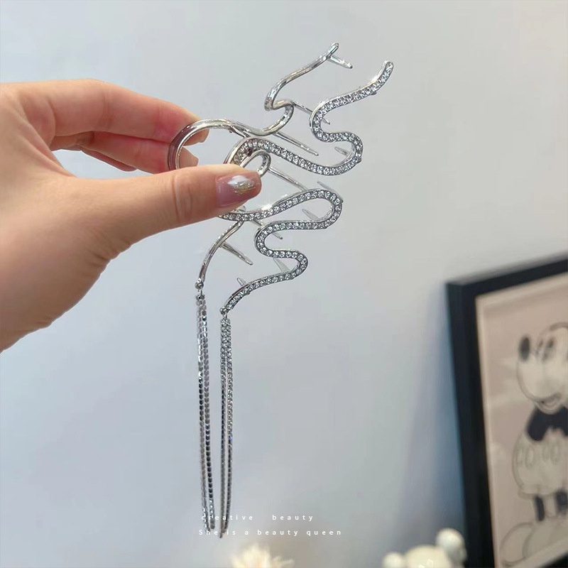 Kẹp Tóc Dạng Chuỗi Xích Tua Rua Cá Mập Thời Trang Thanh Lịch Cho Nữ