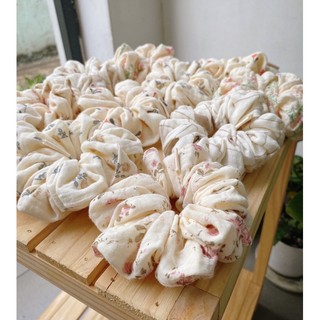 Cột tóc Scrunchies handmade họa tiết xinh xắn