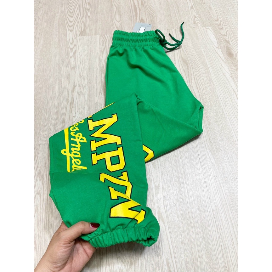 Quần thun dài bo ống jogger in chữ chalion màu vàng cực hot , chất thun da cá dày dặn