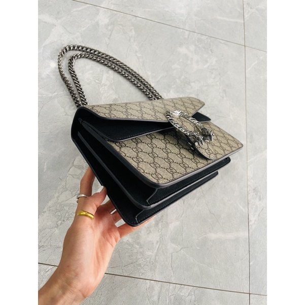 Túi xách .G..G. đầu rồng, túi da thật cầm nặng tay, bên trong lót nhung,size 25, độ mới 98%