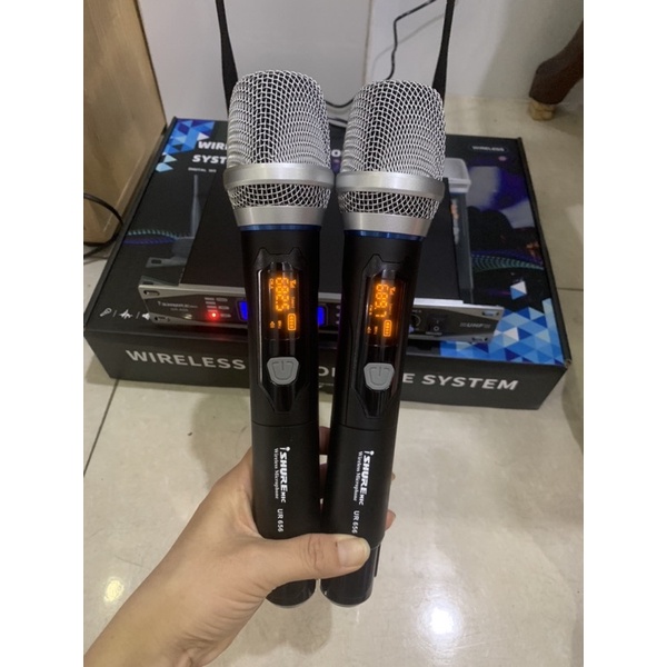 Micro không dây giá rẻ Shuremic UR 656 dùng cho âm ly gia đình , bảo hành 6 thang