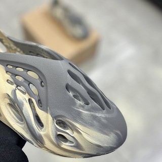 [ROOM95] Giày thể thao sneaker (YZ_31) FOAM RUNNER MOON GREY