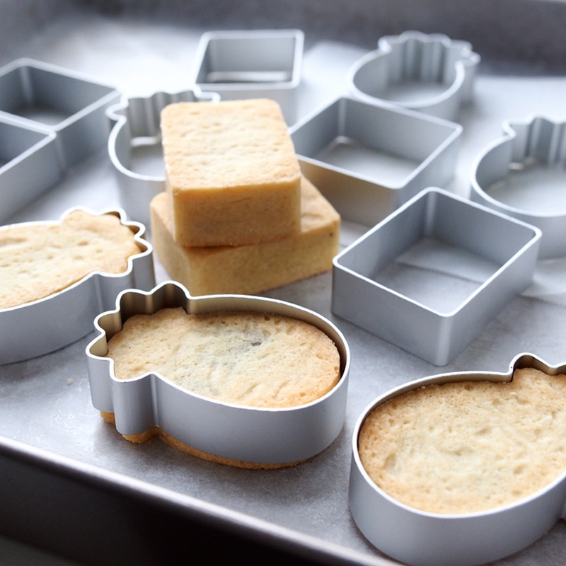 Set 10 Khuôn Nhấn Làm Bánh Quy Đa Năng Tiện Dụng Hình Quả Dứa Xinh Xắn