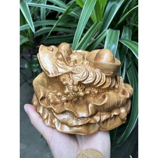 Tượng con cóc gỗ bách thơm