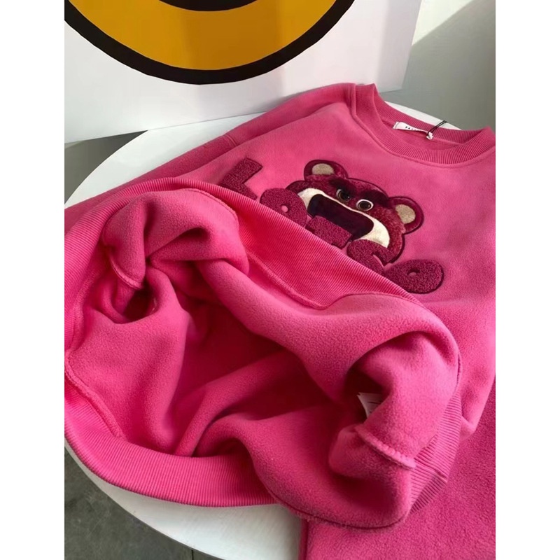 Áo Nỉ Thái Lan Dáng Rộng Thêu Hình Gấu Và Dâu Tây Màu Đỏ Hồng Thời Trang Thu Đông Mới