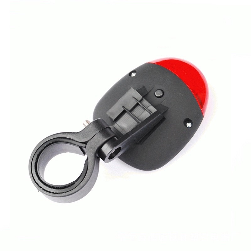 Đèn LED đuôi xe đạp chạy bằng năng lượng mặt trời.