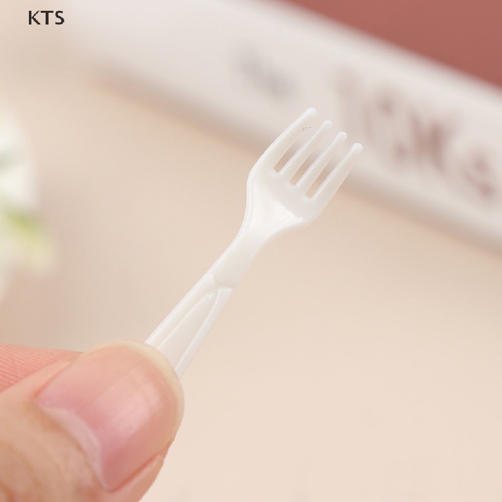 Set 10 Dụng Cụ Ăn Uống Bằng Nhựa Xinh Xắn Dùng Để Trang Trí Nhà Búp Bê