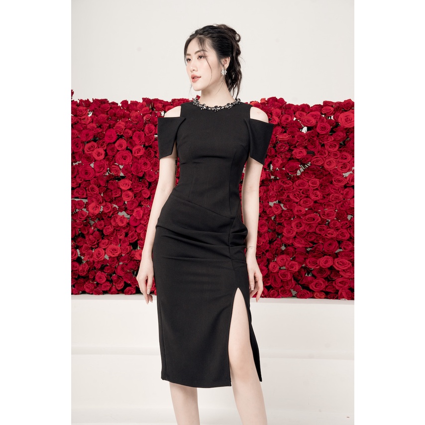 RẬP - Đầm Đen Cổ Tròn Đính Đá Tay Lỡ Hở Vai  Xẻ Tà - LOVIE 07