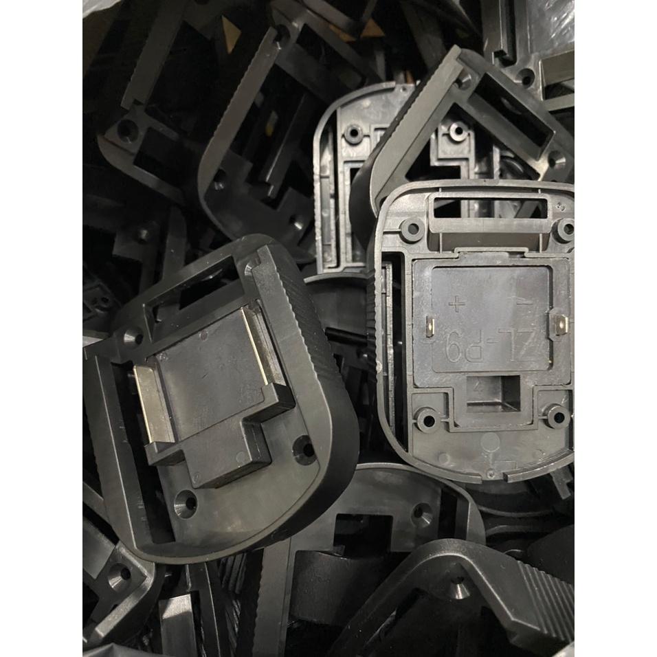 Đế đúc 3 chân pin Makita 14.4V - 18V nhựa siêu cứng .