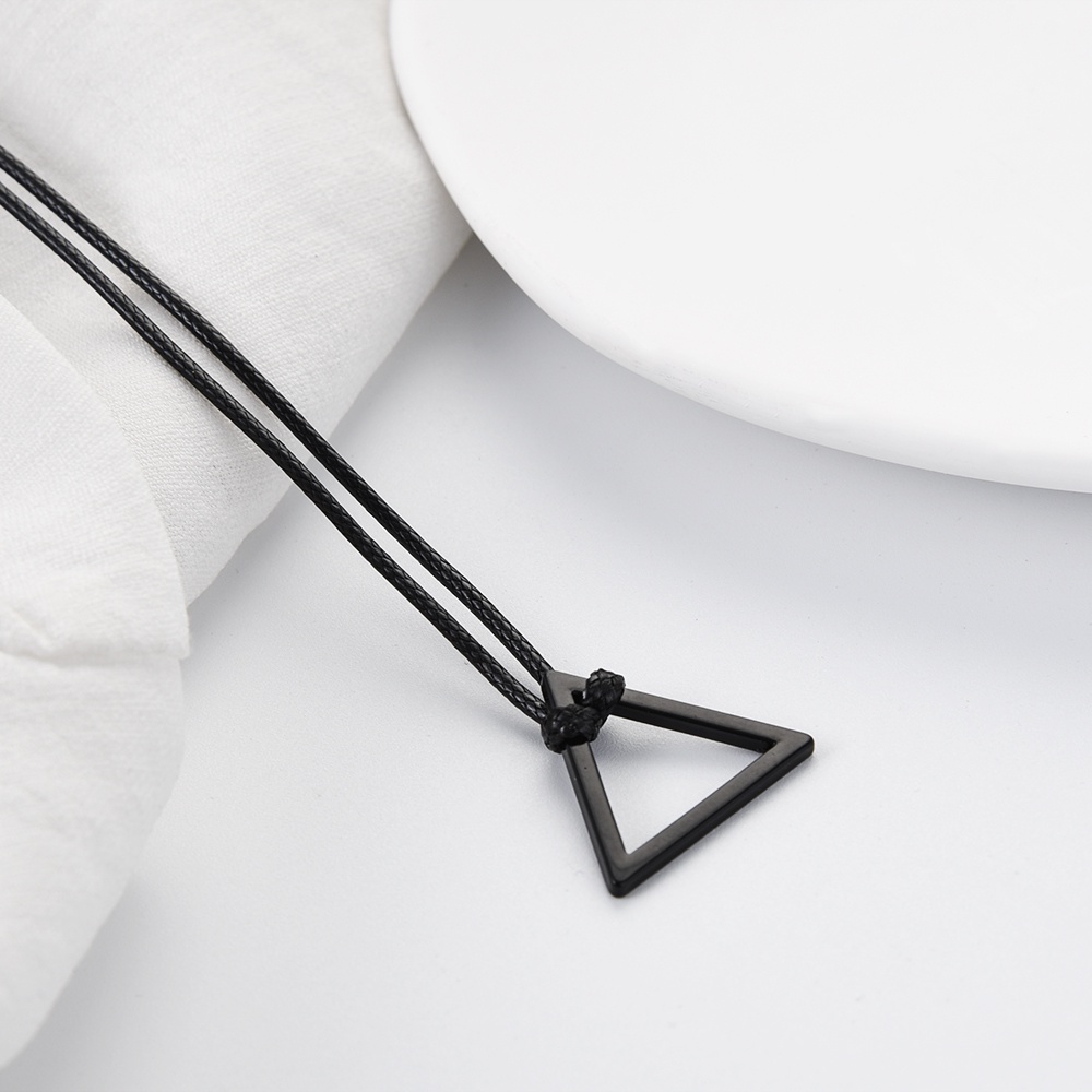 Vòng Cổ Mặt Tam Giác Bằng Kim Loại Phong Cách Hip Hop Đơn Giản Sáng Tạo Dành Cho Nam Nữ
