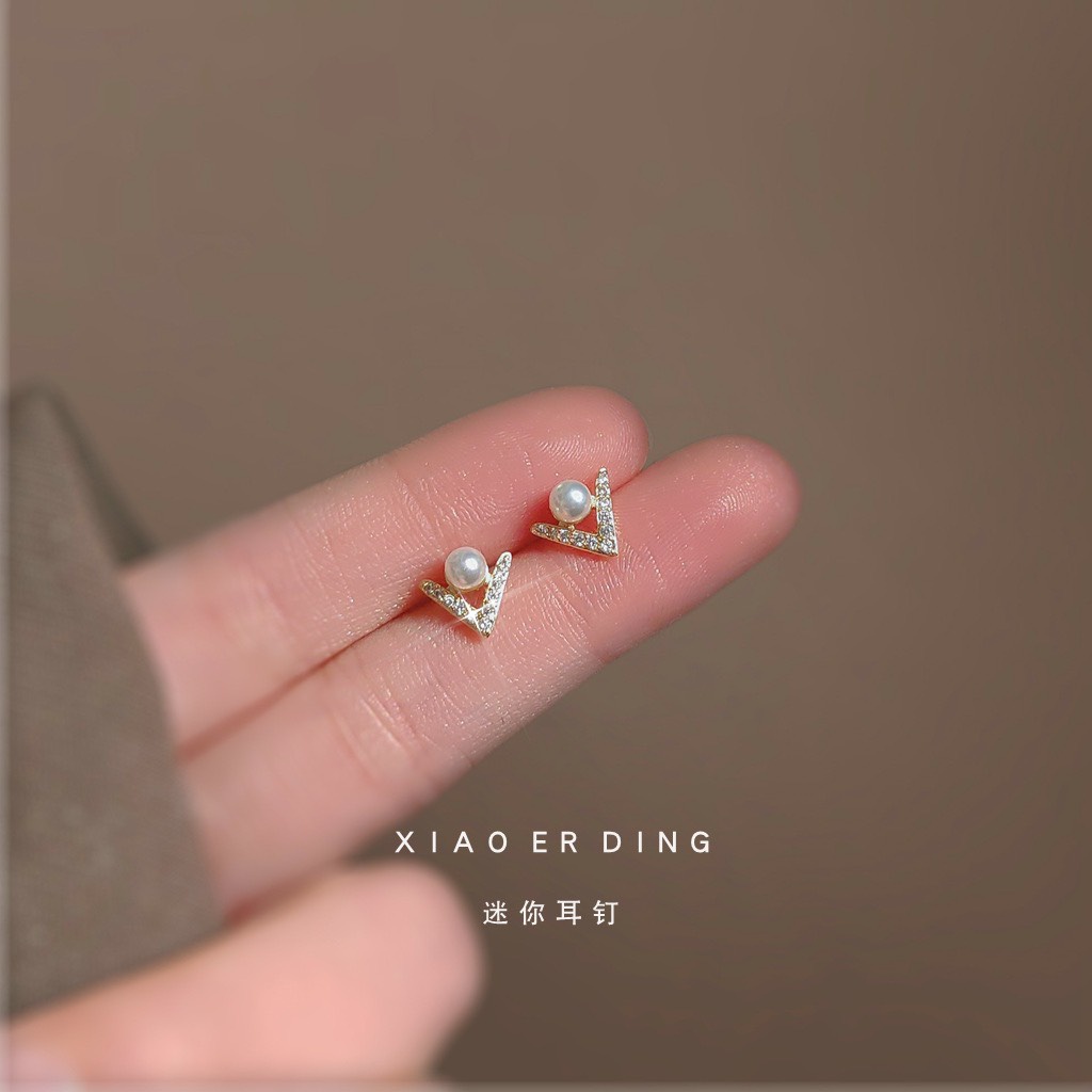 Bông tai nhỏ ngọc đính đá tam giác mạ 925 cao cấp A24